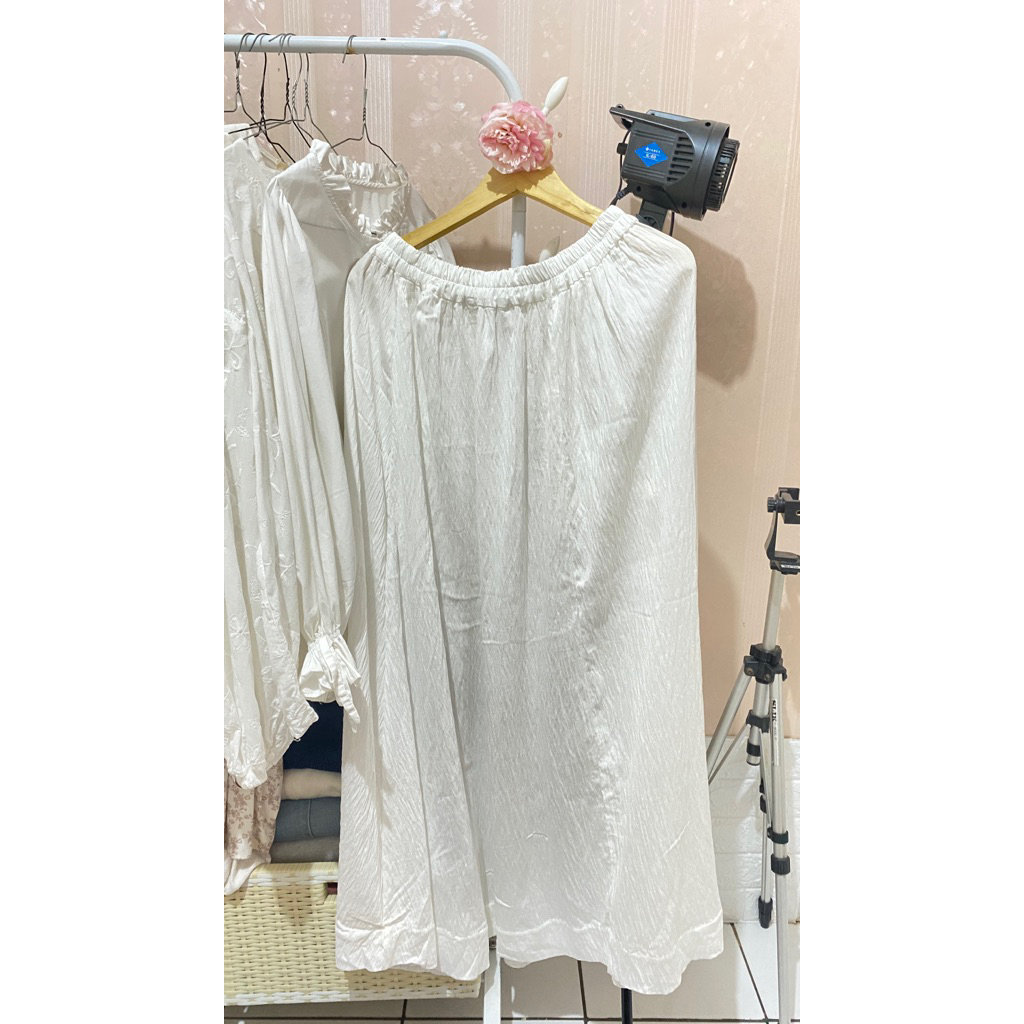 rok payung warna putih