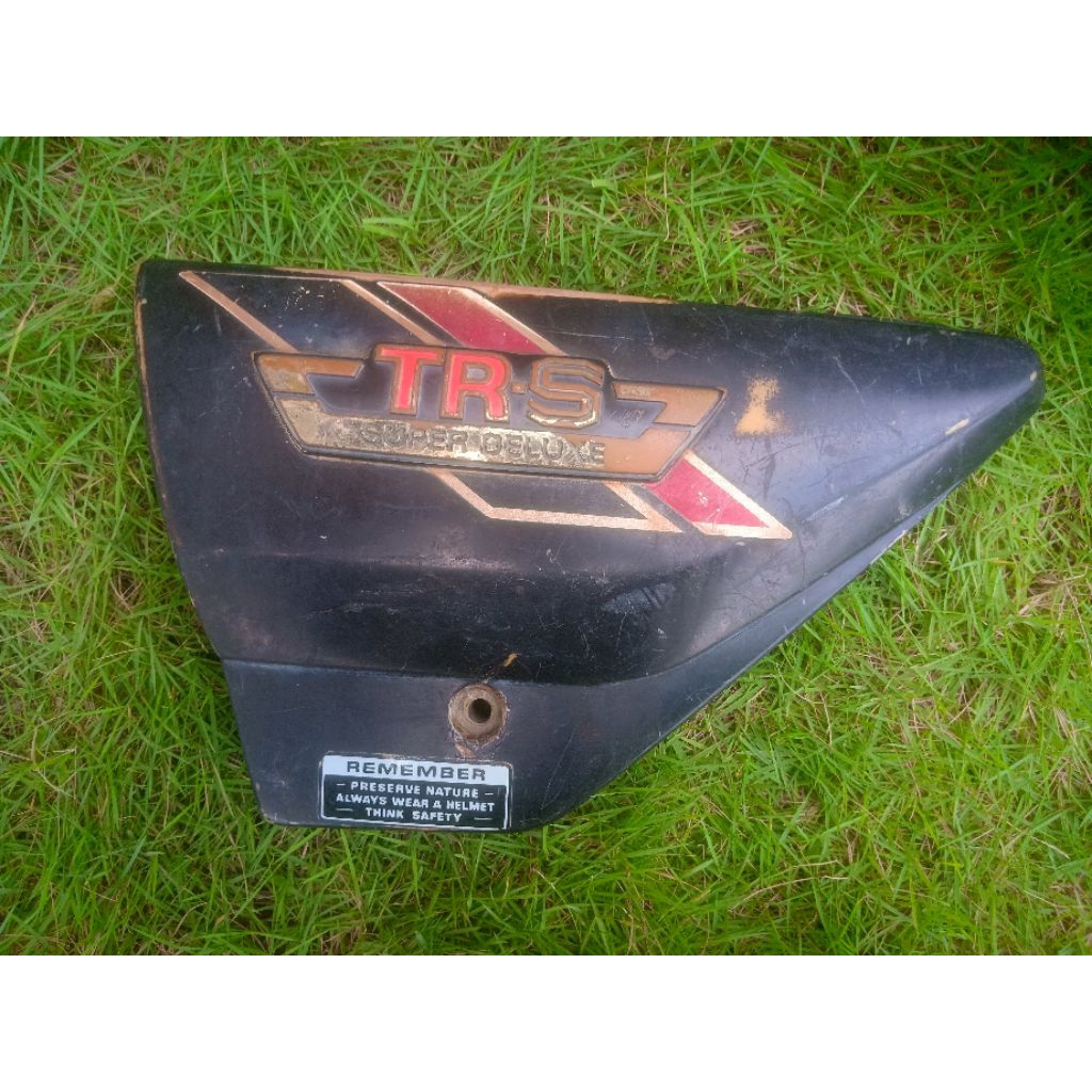 BOX BOK SIDE COVER BODY SAMPING TUTUP ACCU AKI SUZUKI TRS118 TRS 118 ORIGINAL