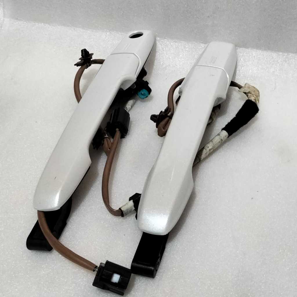 handle pintu luar samping kanan kiri avanza veloz 2022 original