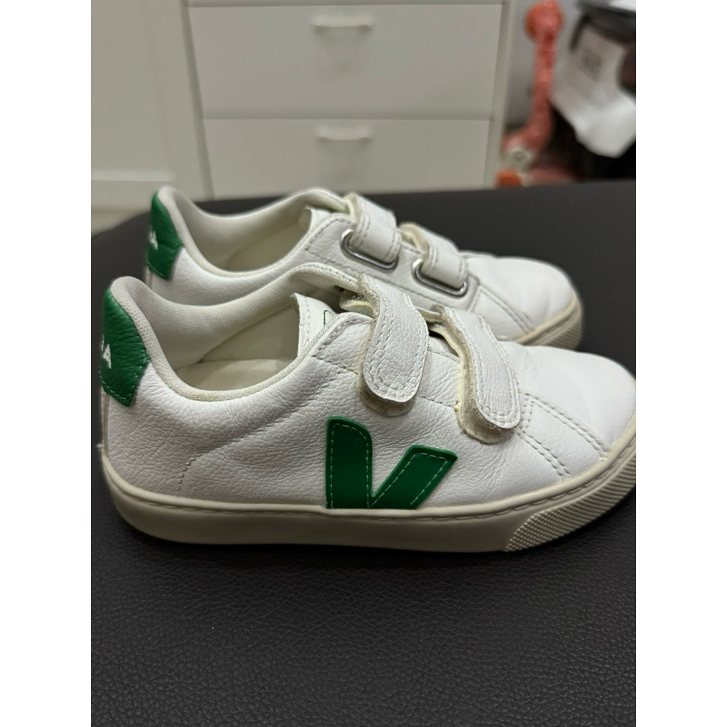 PRELOVED SEPATU ANAK PRIBADI VEJA ORI