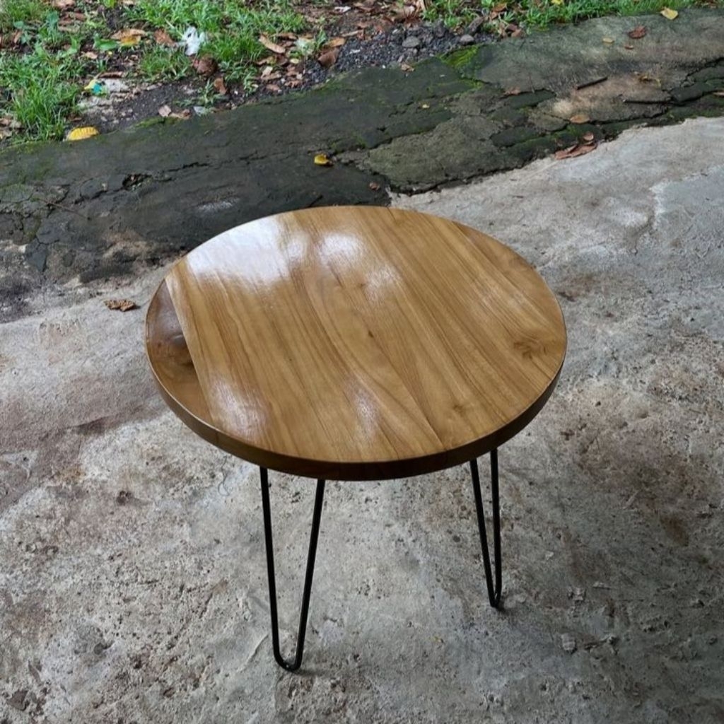 Meja teras bulat minimalis kaki besi
