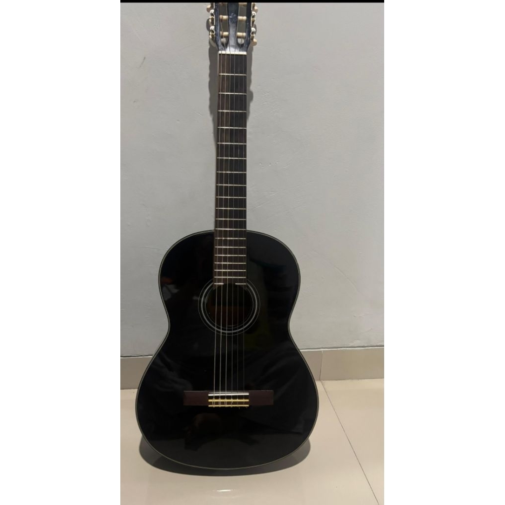 Preloved Gitar Klasik Yamaha C40