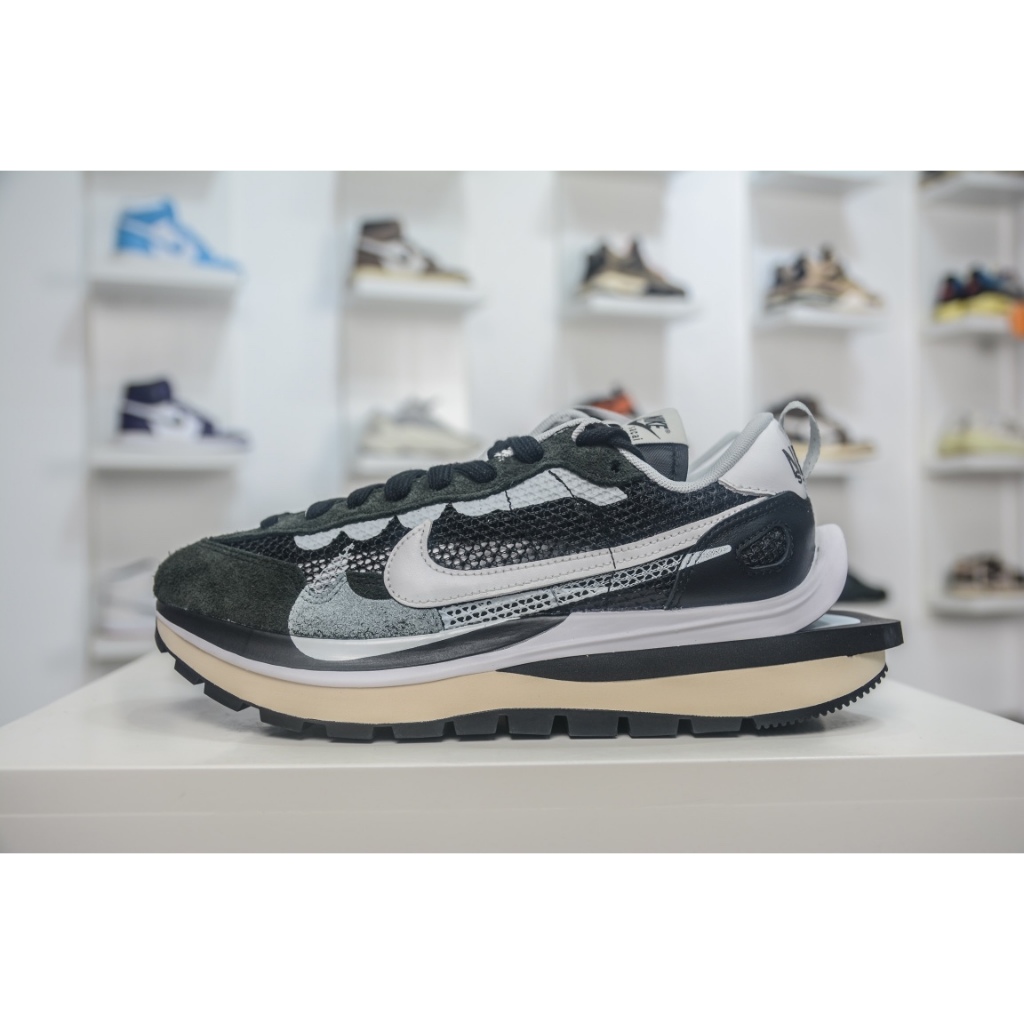 Sacai × VaporWaffle Black and White Sport Comfort Cushioned Non-slip Wear-resistant Supportive Low-t