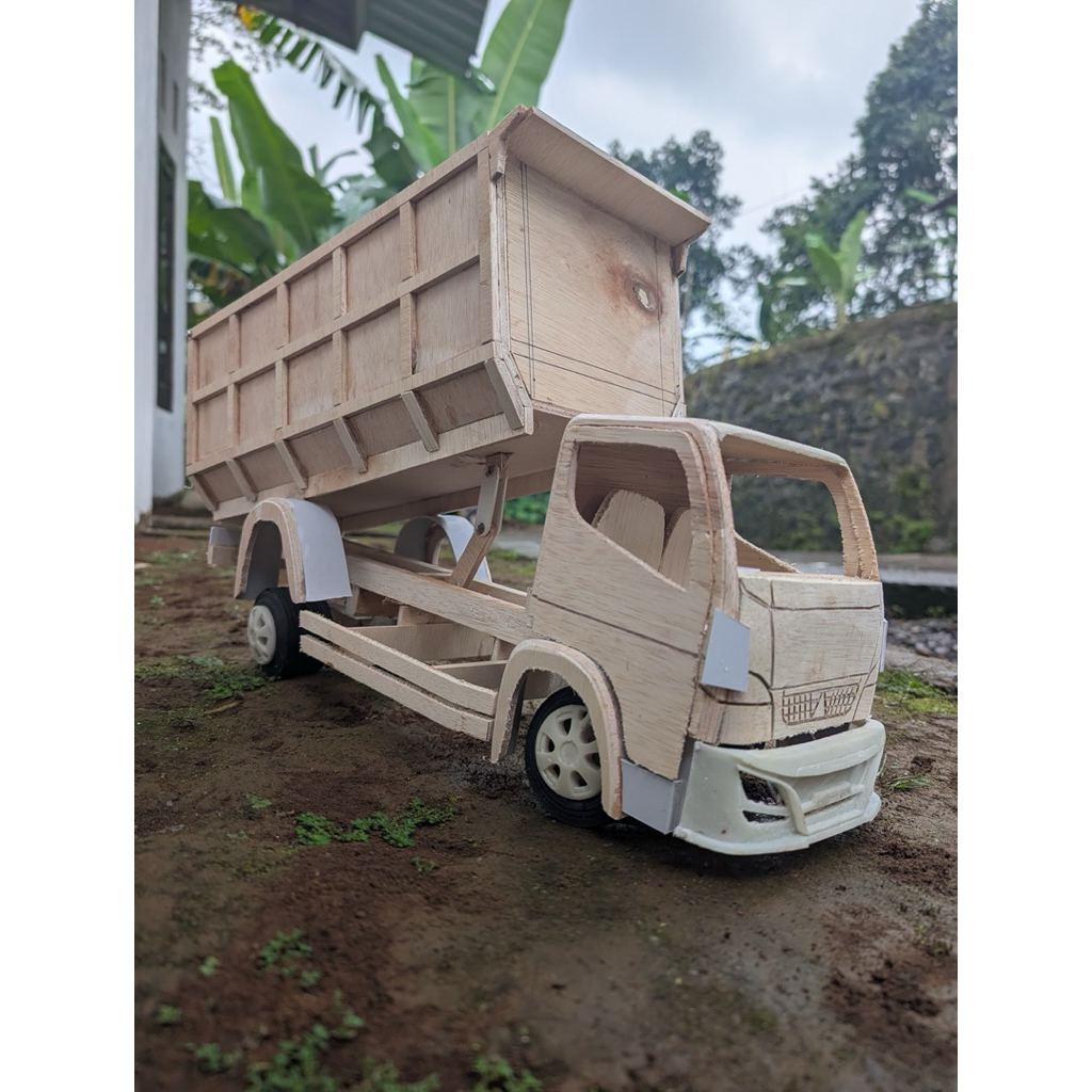 Miniatur Truk Dump Skala 14/ truk oleng/ truk mainan/ mobil mainan/ dump truk