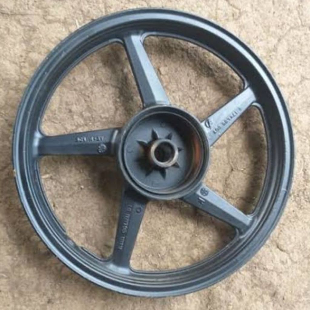 pelek velg belakang Yamaha Vixion old original copotan motor