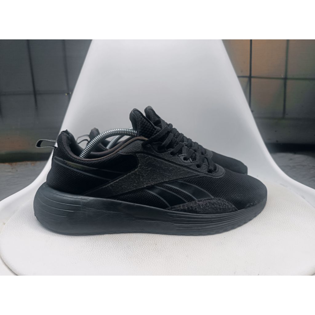 Sepatu Reebok Second