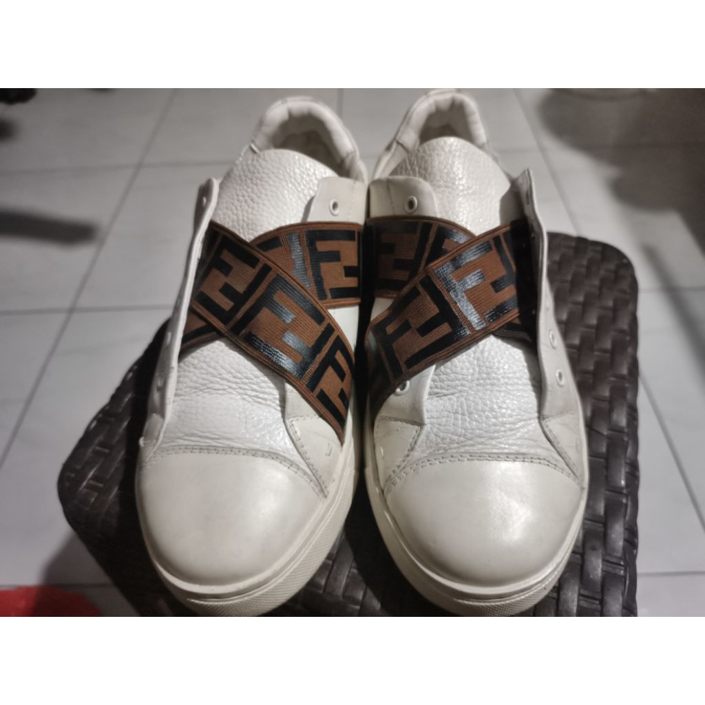 Sepatu Second Slip on Fendi made in itali size 44