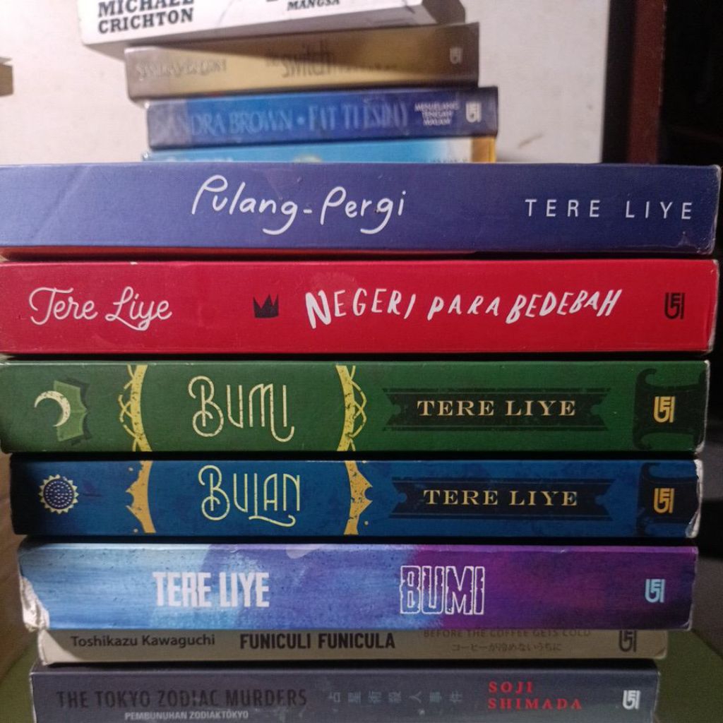 (PRELOVED) Buku Novel Tere Liye, Series Bumi, Series Aksi