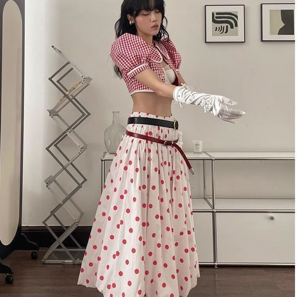 Rok berbulu panjang baru Jepang rok gelembung nyaman modis polkadot merah rok longgar besar