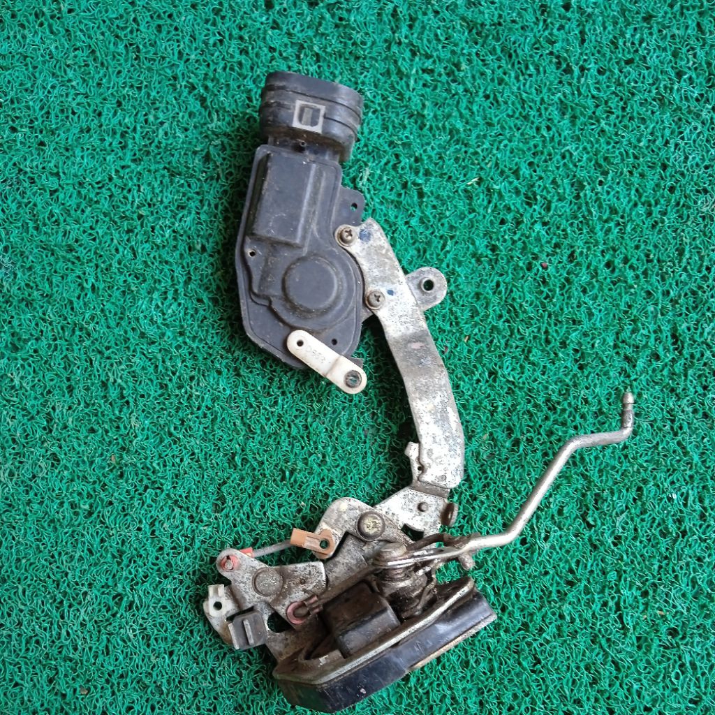 Door Lock Taruna Copotan Mobil Ori