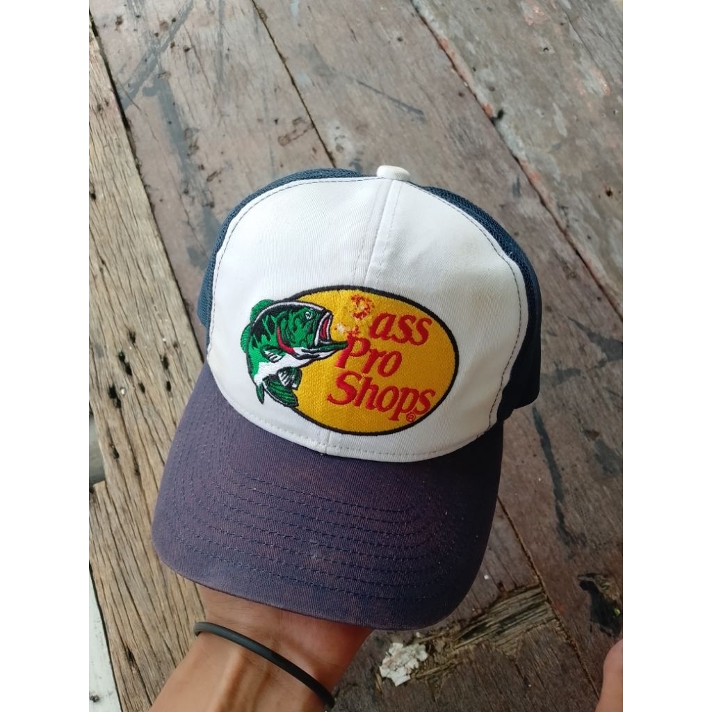 bass pro shop trucker