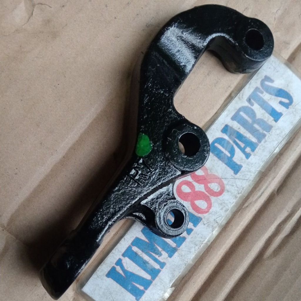 Arm Sterling Knuckle Kijang Super 5K Kanan