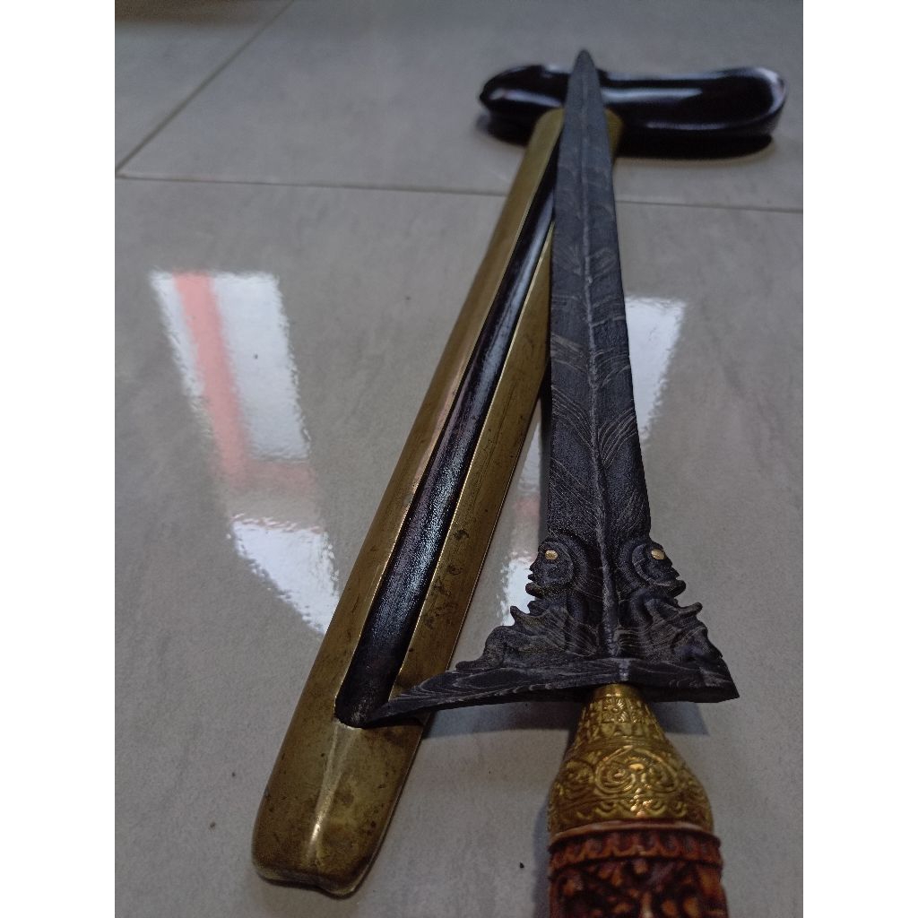 Bekas ageman juragan beras keris omyang jimbe pamor rongenduru