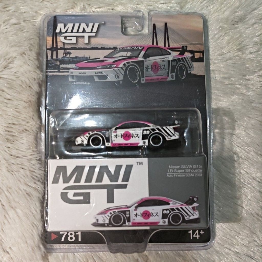 mini GT Nissan Silvia