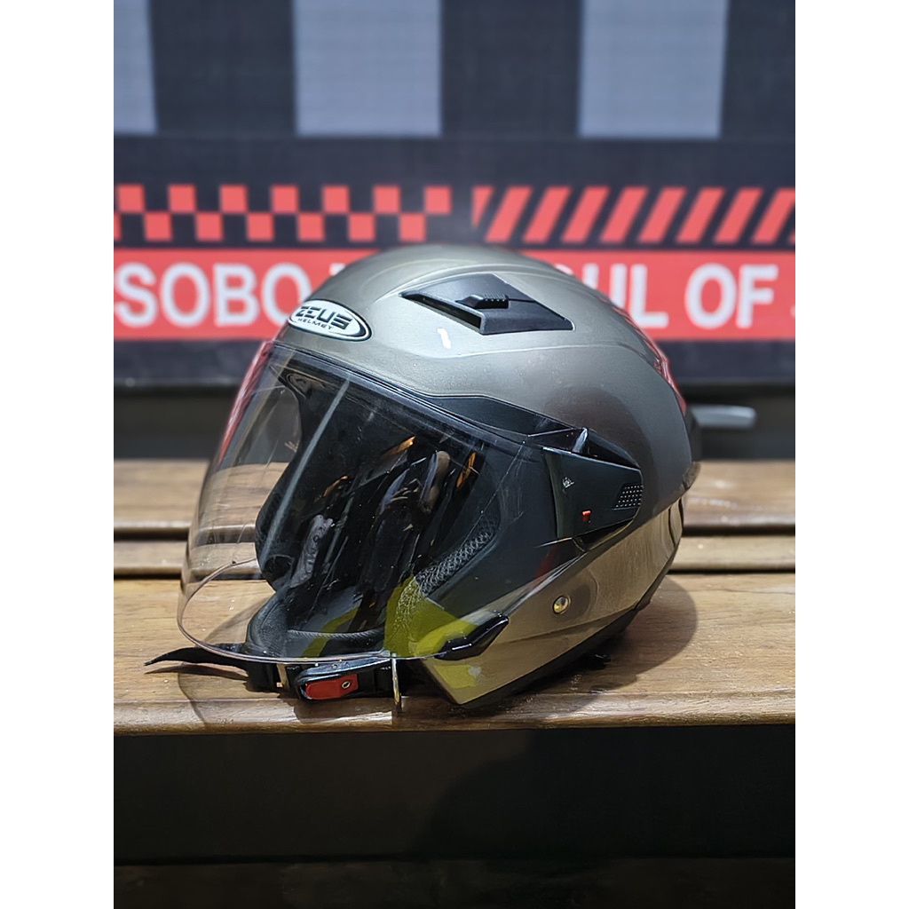 Helm Zeus 611 Brown Second