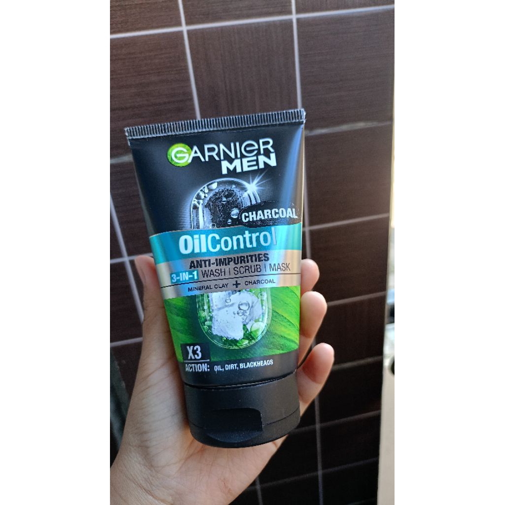 Sabun Pembersih Wajah Pria Garnier 100ml - Oil Control Charcoal