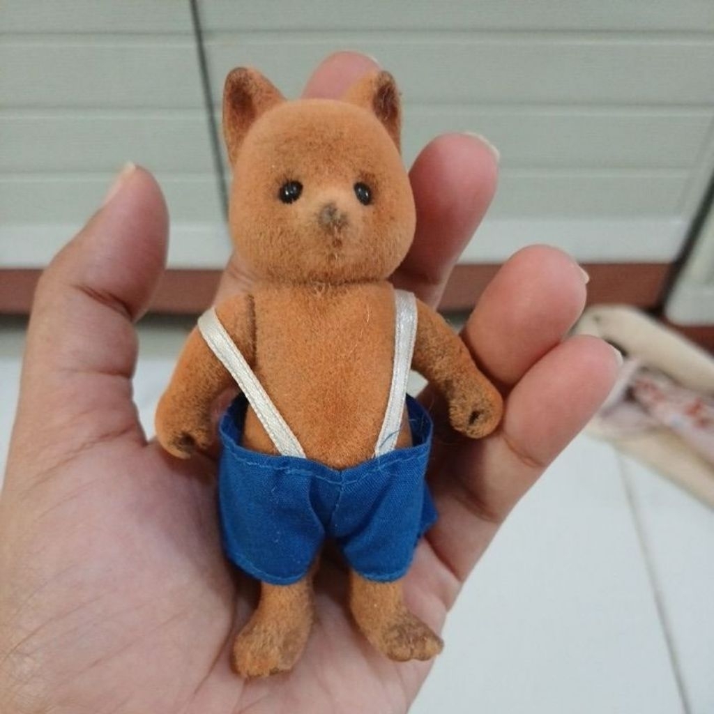 Sylvanian Vintage figure minus