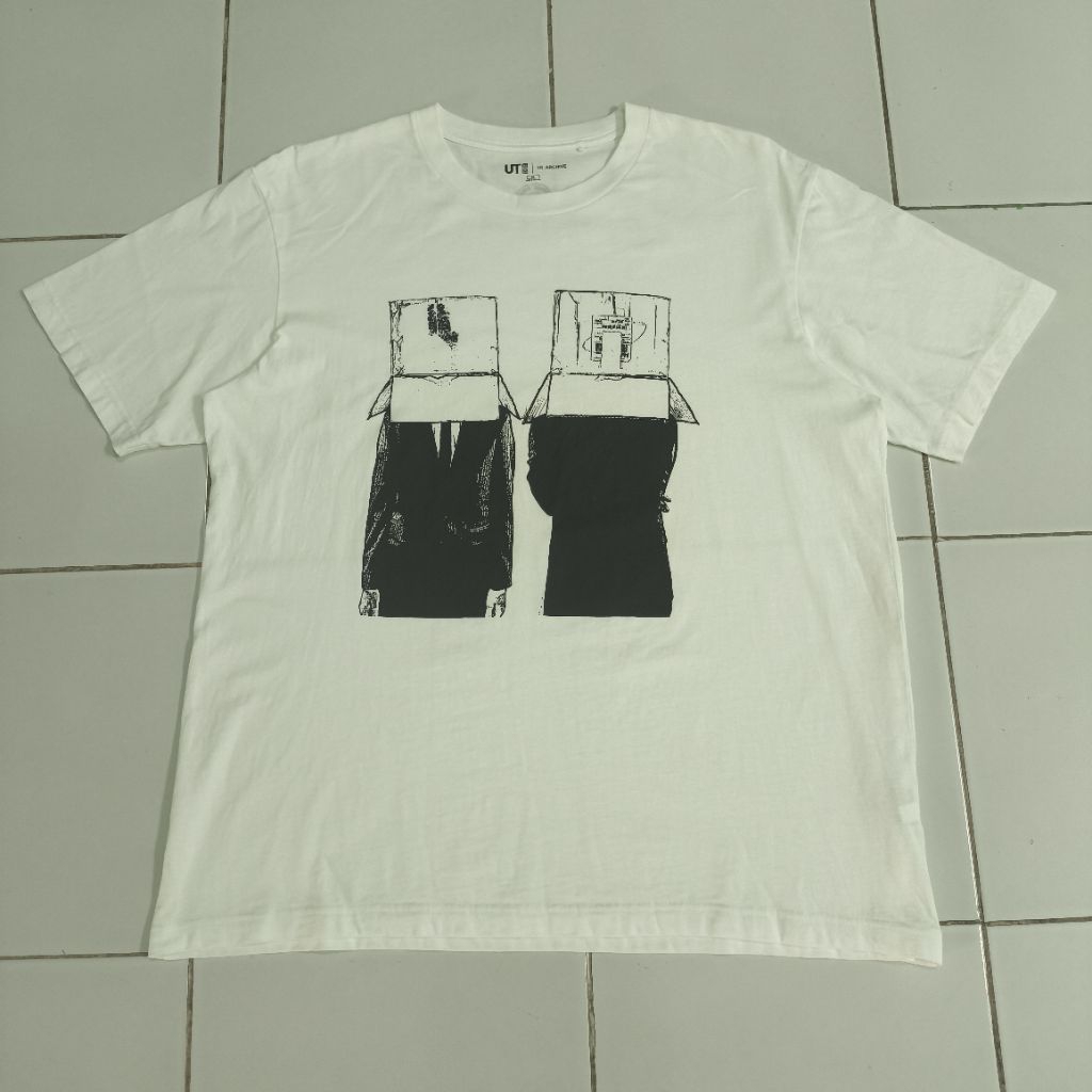 Baju Uniqlo x Metal Gear Solid Preloved