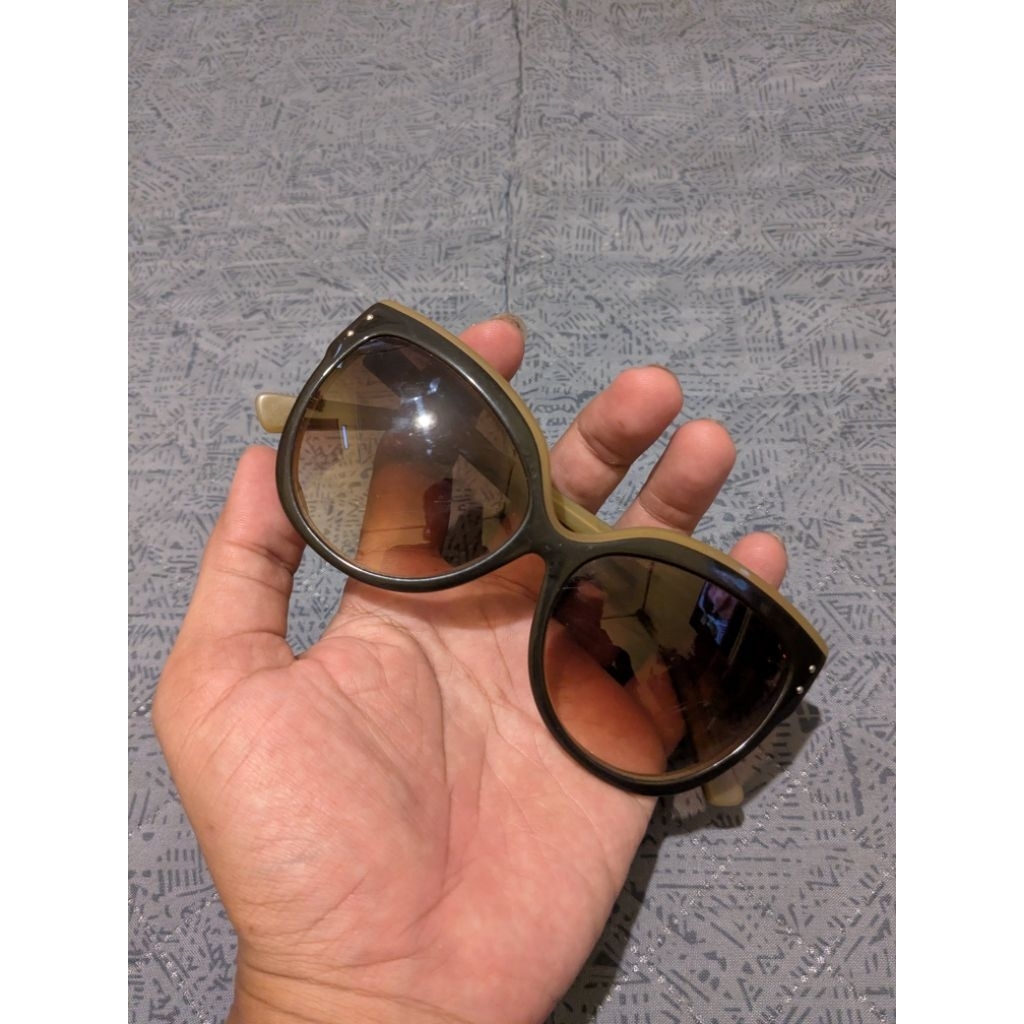 Kacamata hitam sunglasses illustro original
