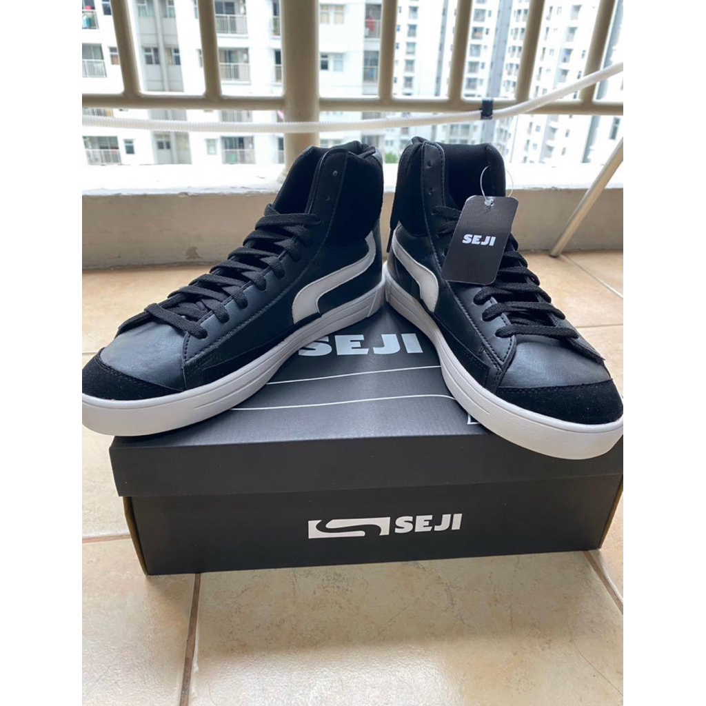 Sepatu Hitam Laki merek Seji