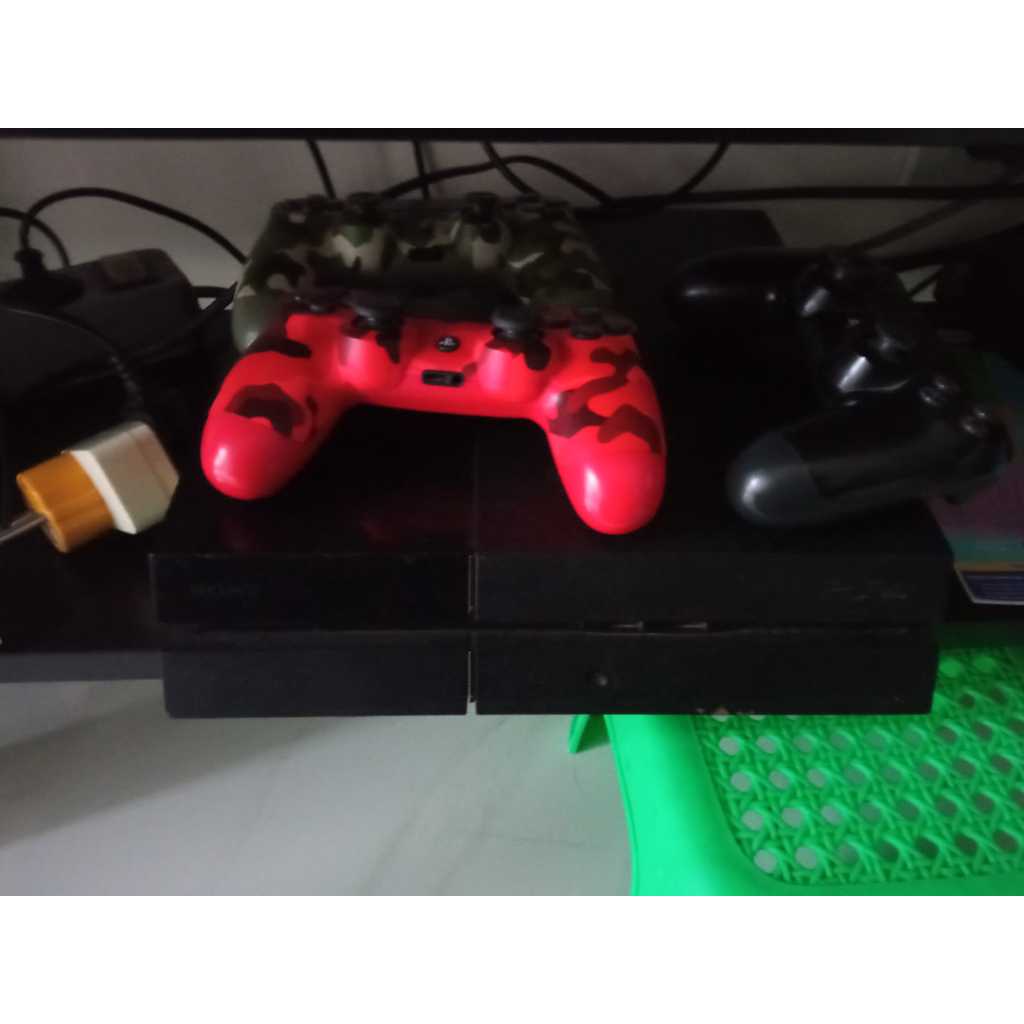 Dijual PS4 Fat OFW Bonus Game + 3 Controller   Kondisi second like new