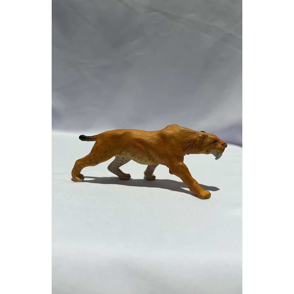Figure Saber Toothed Tiger Tomy
