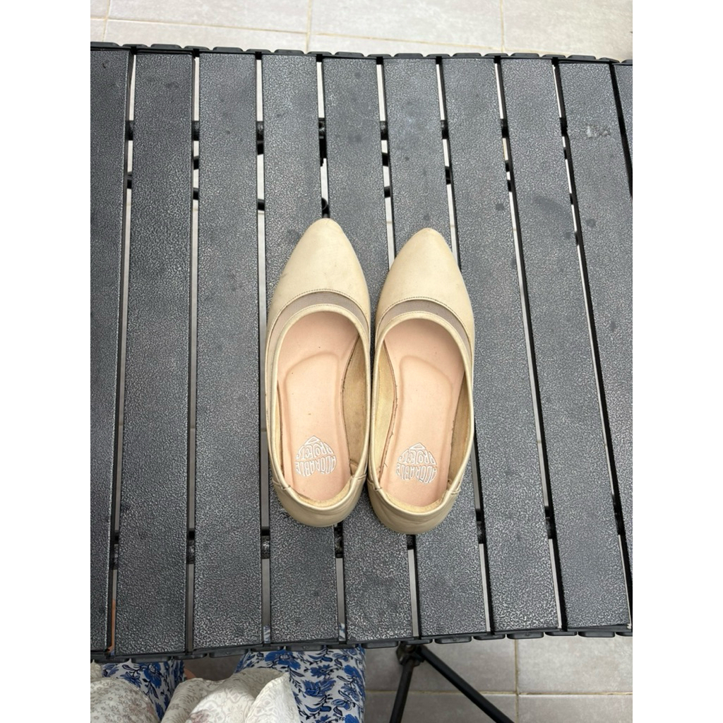 Sepatu Adorable Projects