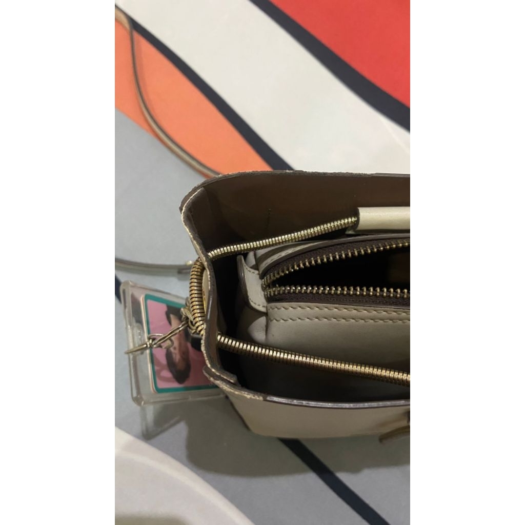 Hush puppies bucket bag beige