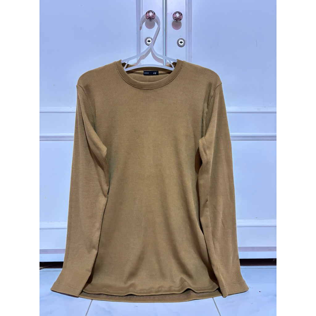 NuNaNN Preloved - Baju Kaos Wanita