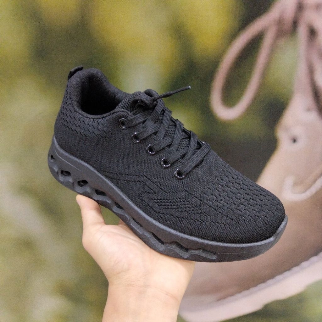 Sepatu Olahraga Sport Wanita Sneakers Rajut Tali | By Dr.Kevin