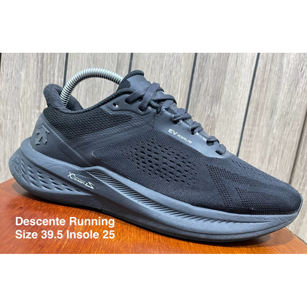 Sepatu Descente Running