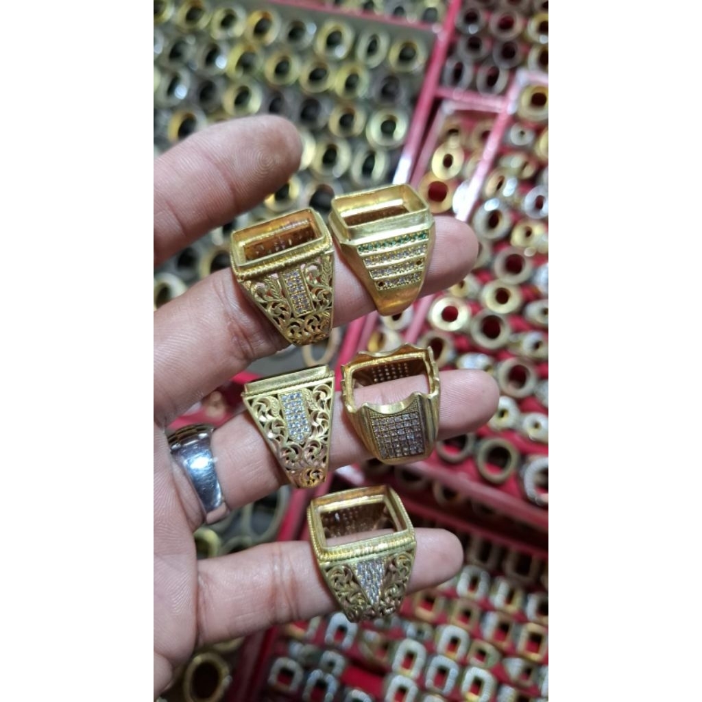 Ring Cincin Kuningan sari model Kotak