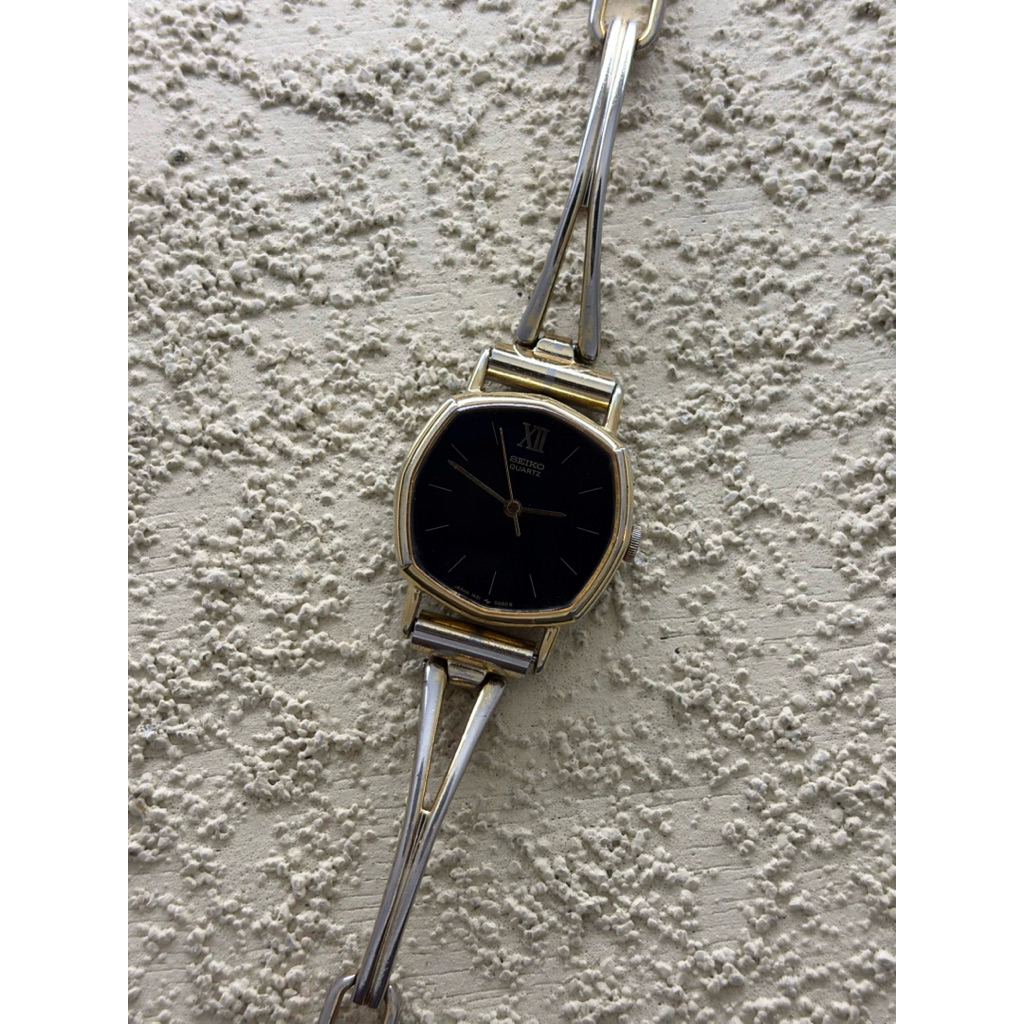 Dresswatch Jam tangan Seiko Tank Hexagonal Second Preloved