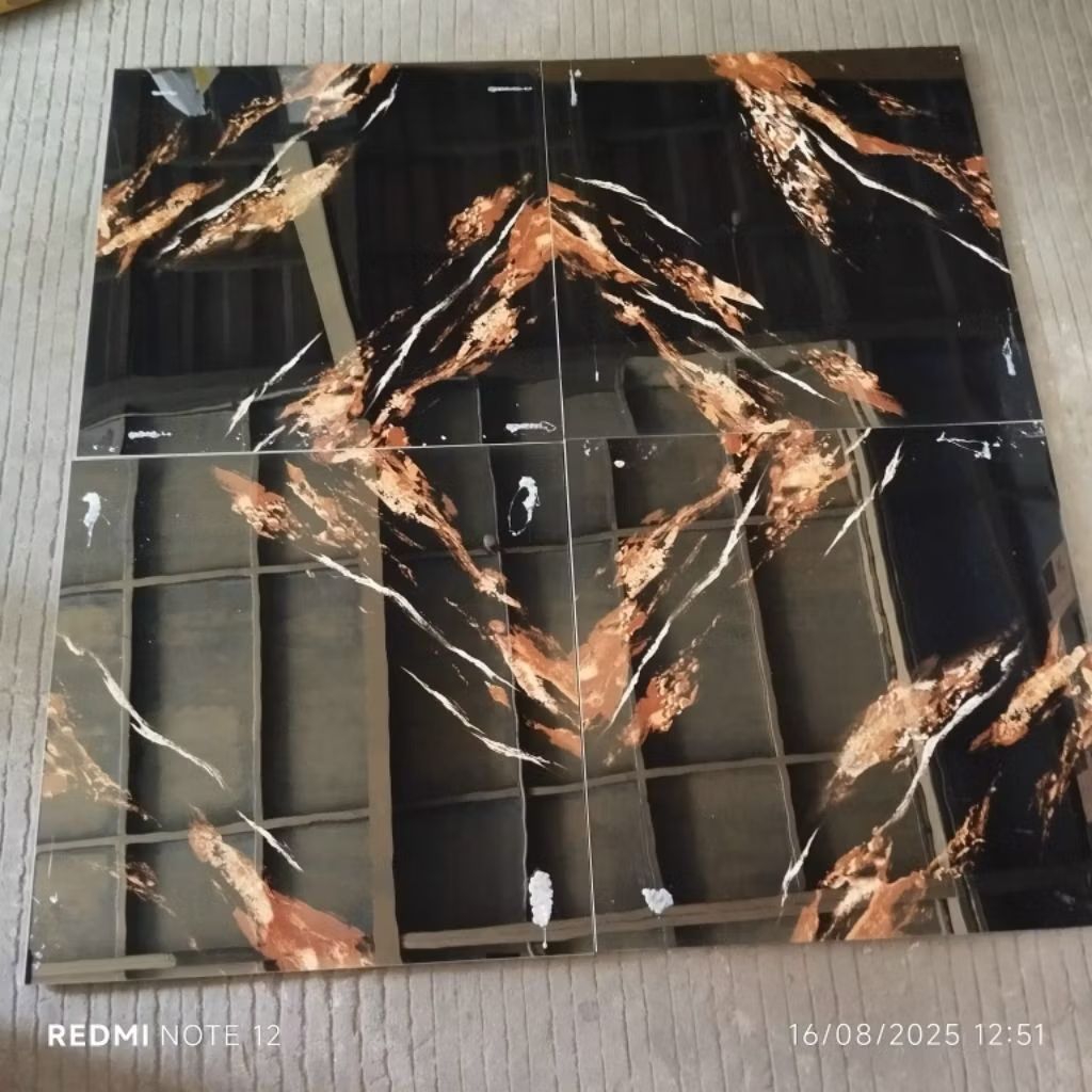 Granit 60x60 Devany Black Gold Glossy