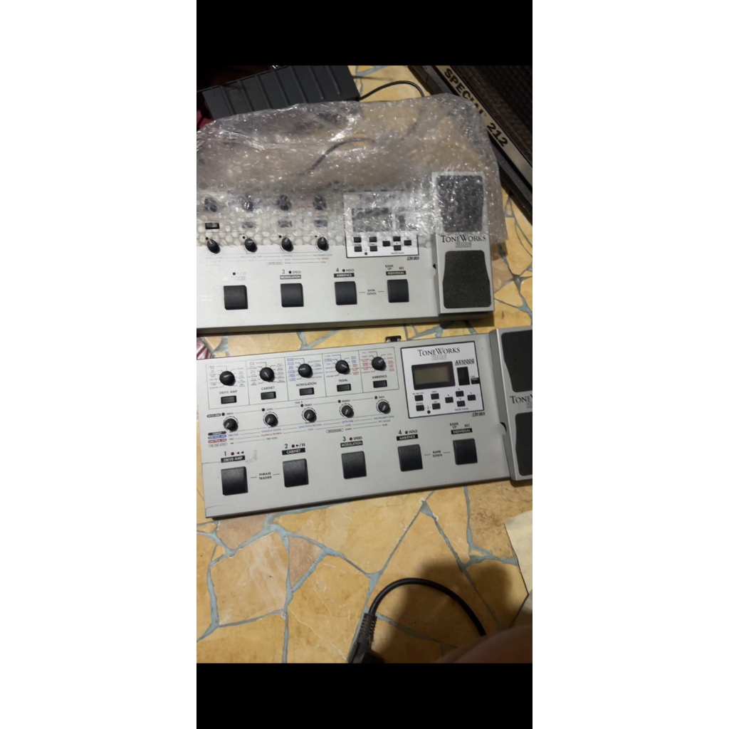 Korg AX1000G