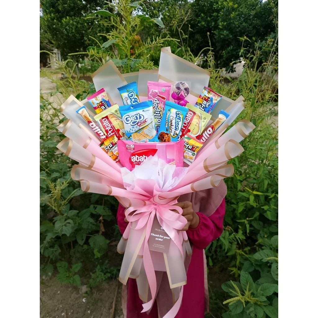 buket Snack/jajan ukuran besar  (boleh request warna kertas)