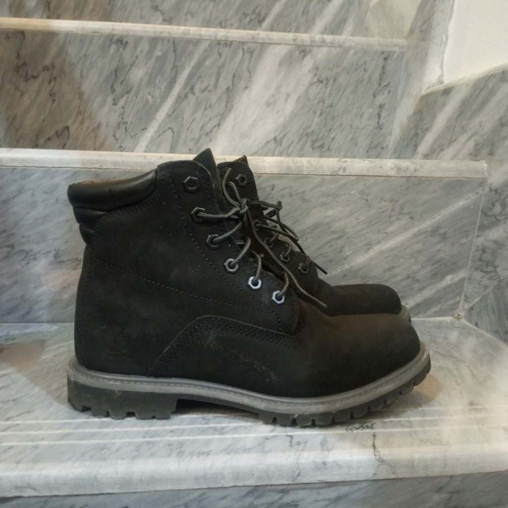 Preloved timberland black ankle boots