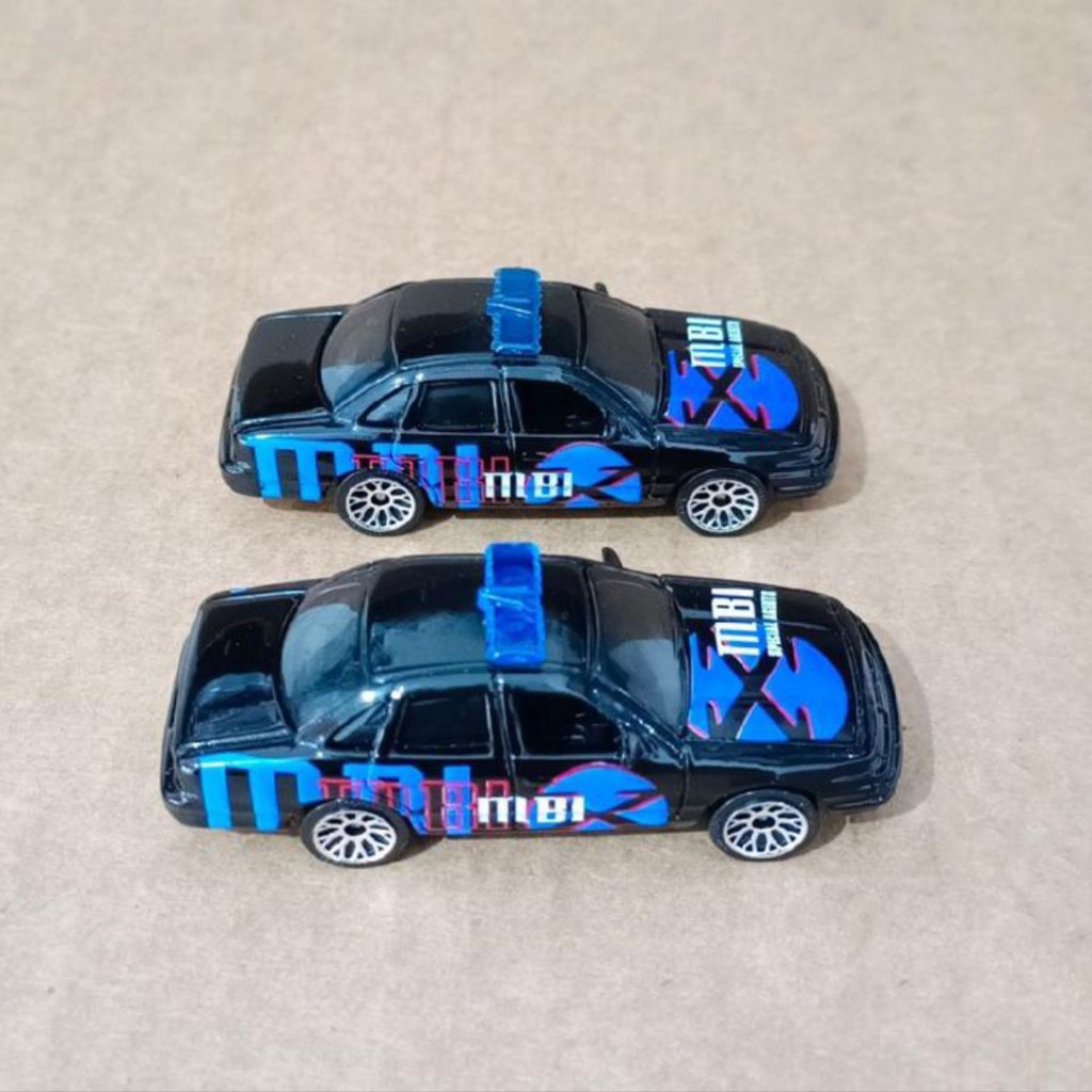 Matchbox Police Diecast Lose Ford Crown Victoria 1996 (Set 2pcs)