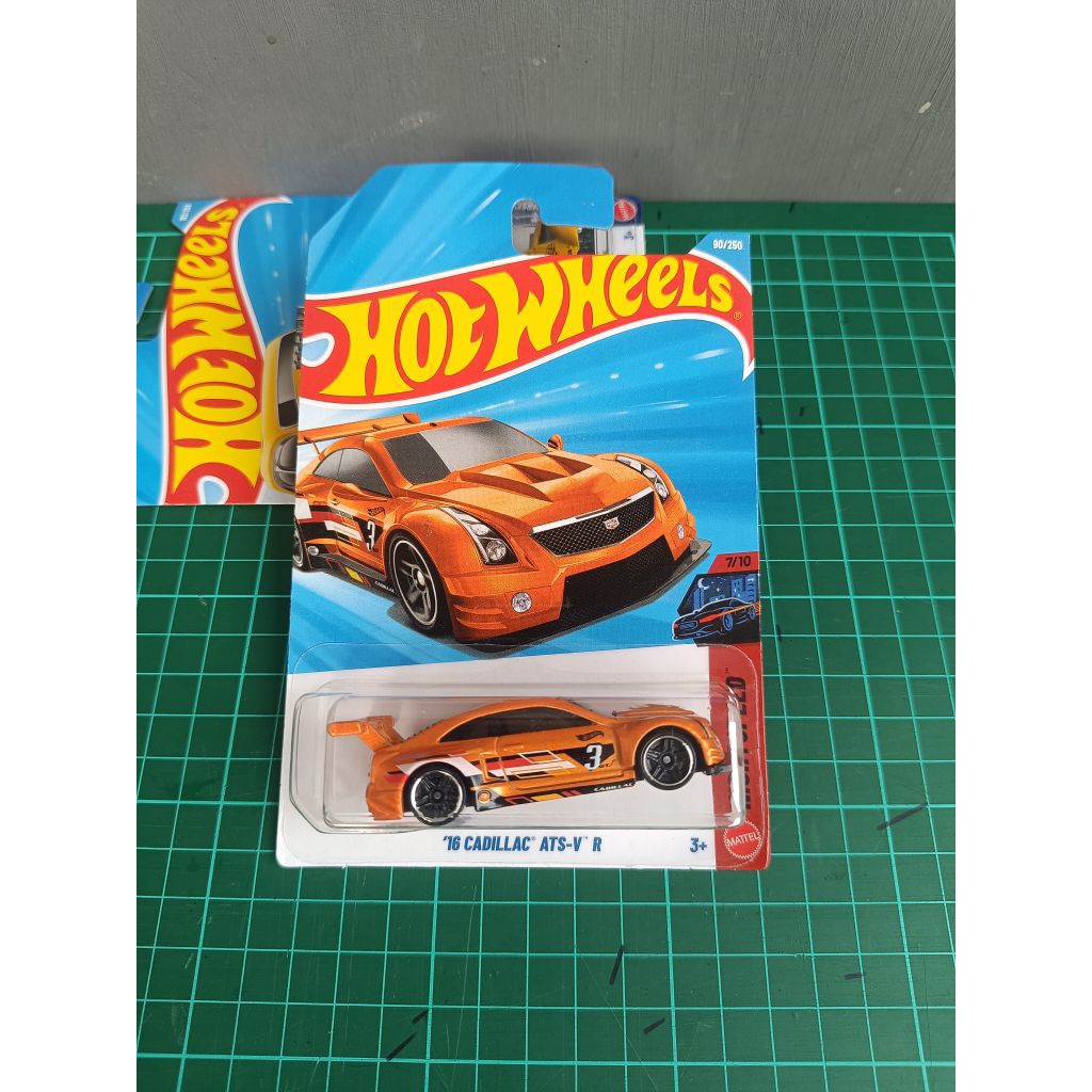 Hot Wheels 16 Cadilac ATS-V