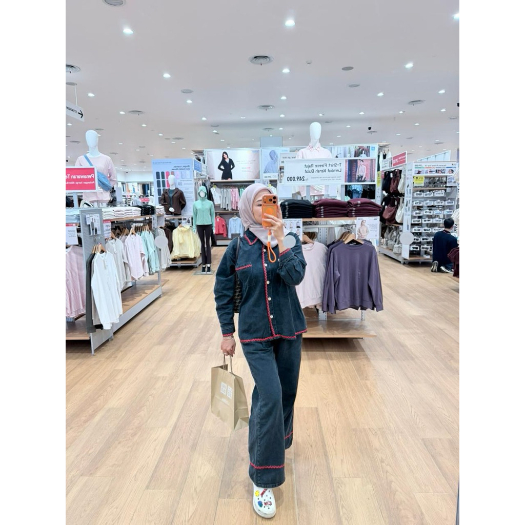 Setelan wanita kekinian jeans