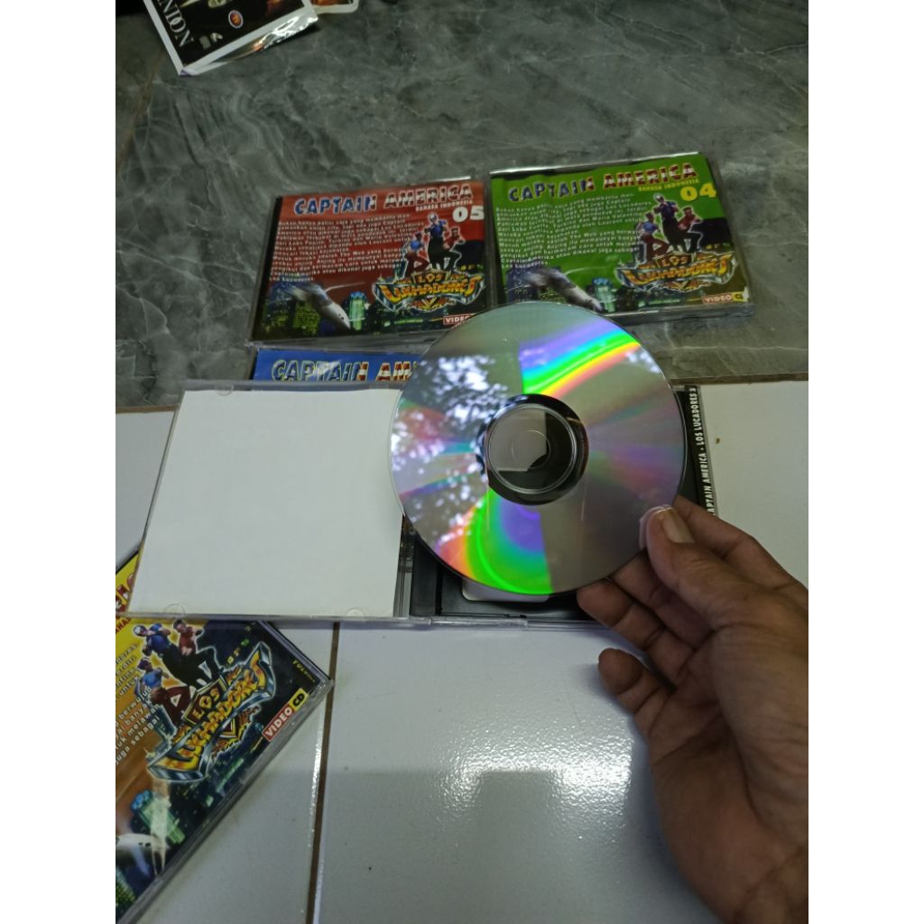 CAPTAIN AMERICA BAHASA INDONESIA VCD ORIGINAL ( vol. 1-5 )-Di GB4