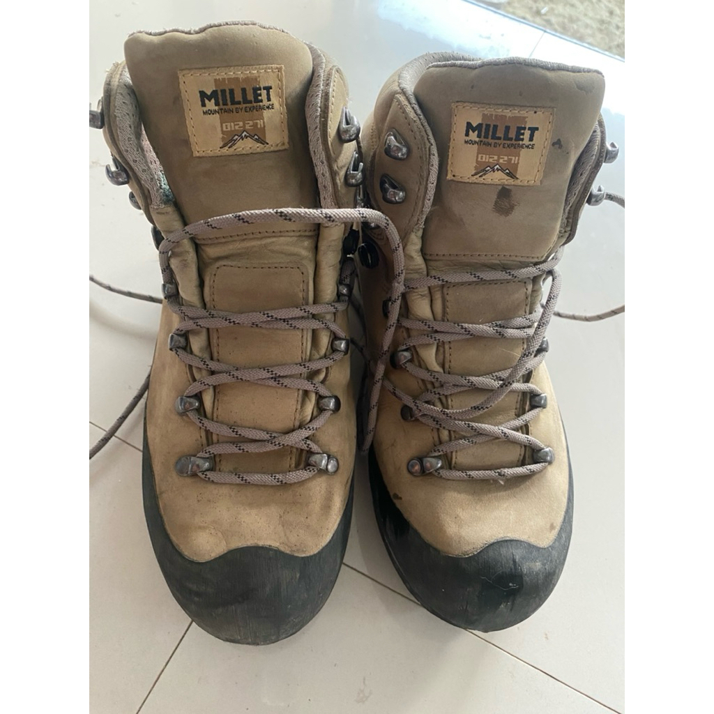 sepatu gunung goretex
