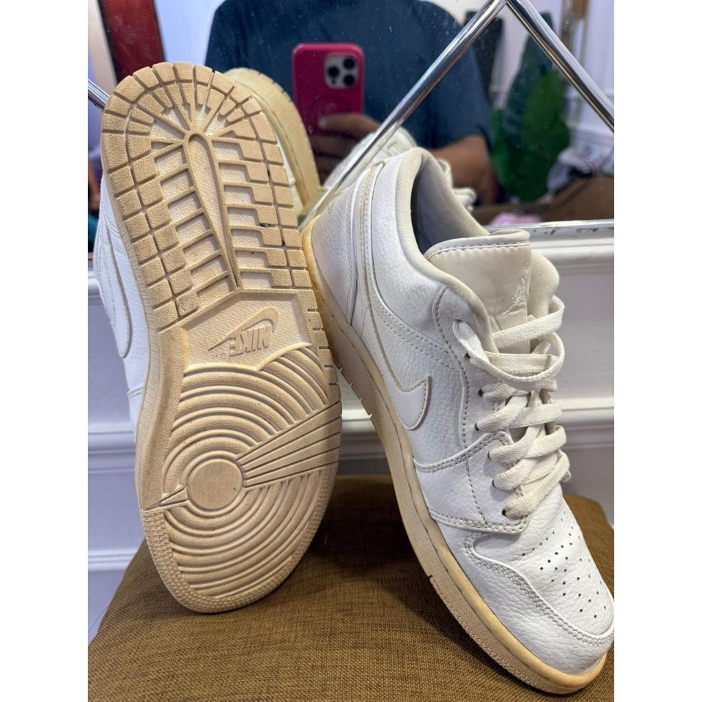 Nike Air Jordan 1 Low putih