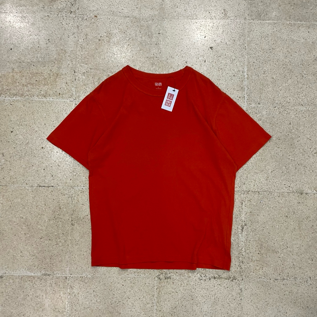 KAOS UNIQLO U