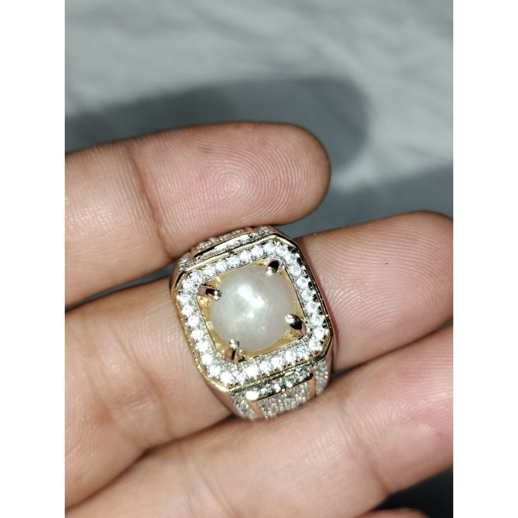 Natural white sapphire srilanka