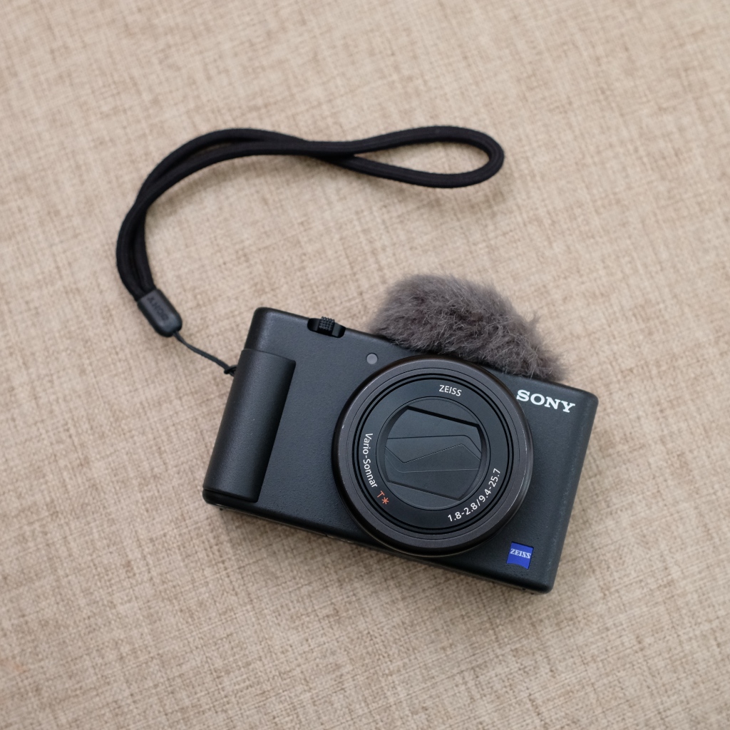 KAMERA SONY ZV 1f  &  ZV1 / Z V1 / ZV 1 COMPACT FOR CONTEN CREATOR & VLOGING VIDIO/FOTO KAMERA SERBA