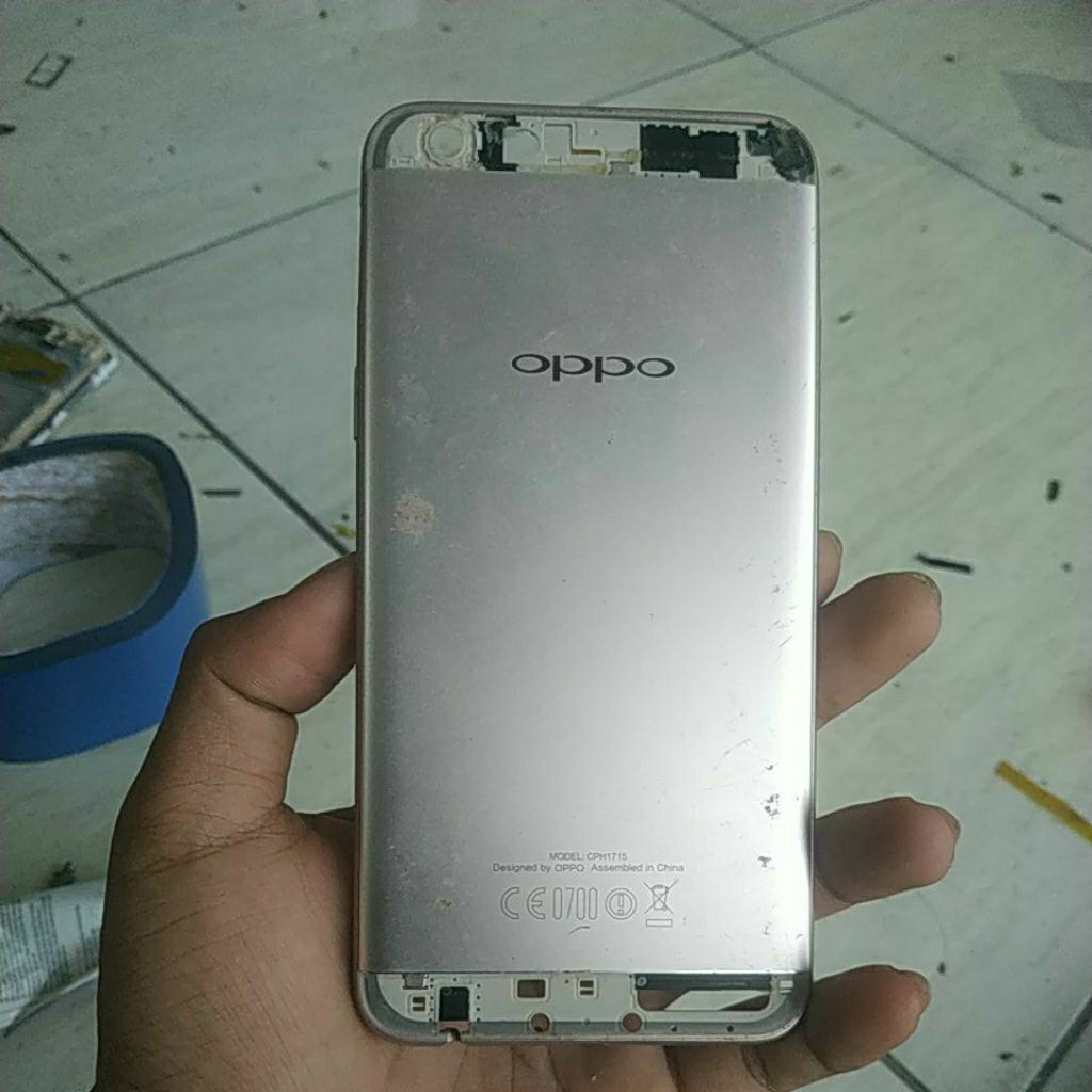 backdoor bekas oppo a77 model cph1715, tombol lengkap sesuai gambar