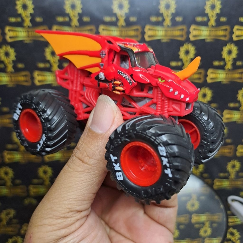 LOOSE MONSTER JAM LOOSE MONSTER JAM DRAGONOID BAKUGAN MONSTER JAM 1:64 MONSTER JAM KOLPRI KONDISI 99