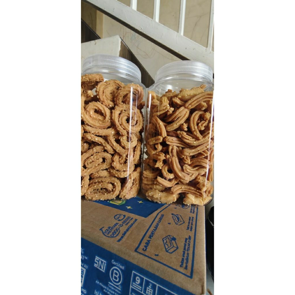 Kue Akar Kelapa Manis Wijen Homemade Kemasan Toples 2L - Bisa Pilih Bentuk Spiral atau Churros Mini