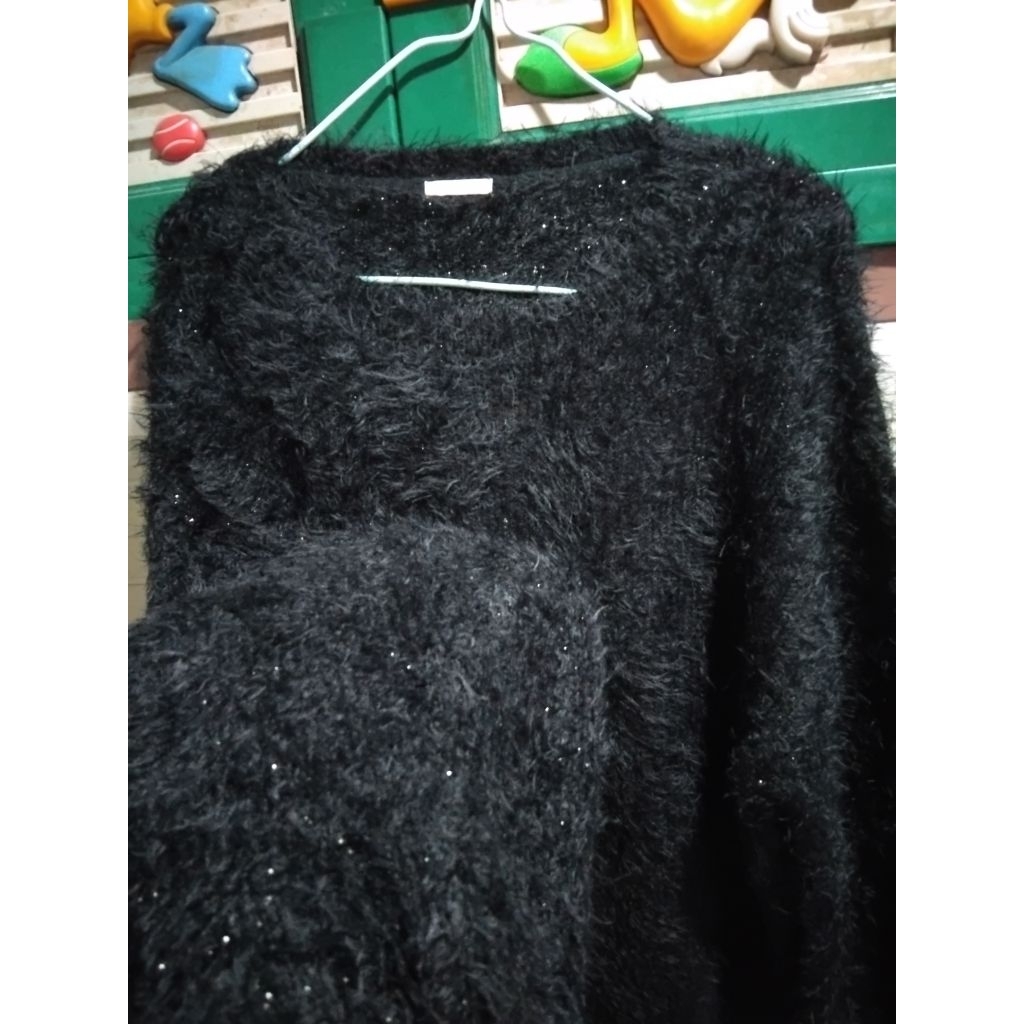 rajut fuzzy bulu anggora
